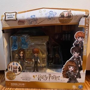 LOT BRAND NEW Harry Potter Room of Requirement playset & Hallmark Ornament